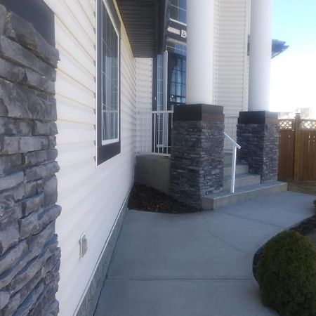 680 Sq Ft Private Space With Ensuite Bathroom Calgary Exterior photo
